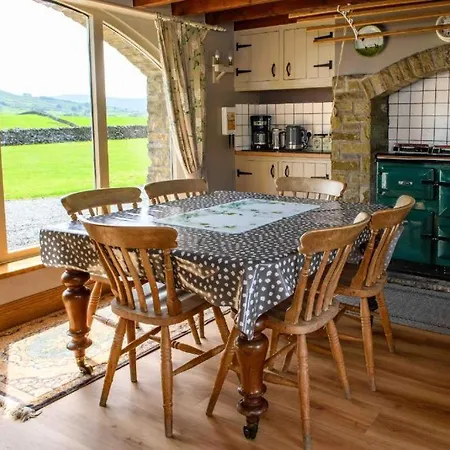 Shepherd's Cottage, * Hawes